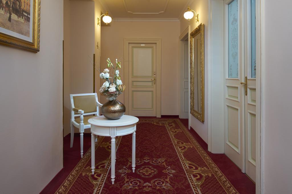 Alqush Downtown Hotel Prag